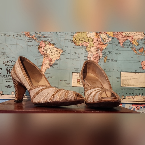 Naturalizer Shoes - 1950s ORIGINAL Naturalizers size 7.5